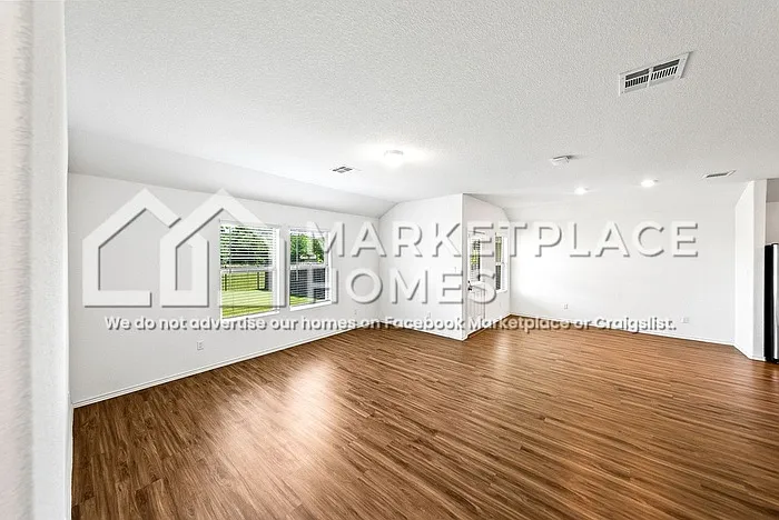 3416 Pauling Loop — Photo 11