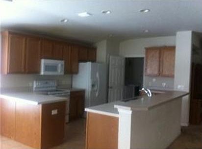 5th image of 3921 SW 58th Ave