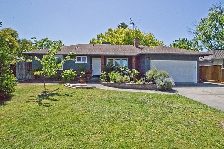 1st image of 2414 Catalina Dr