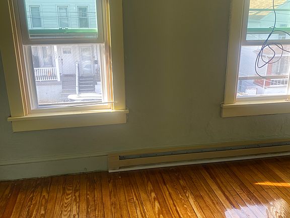 5th image of 335 E Fell St