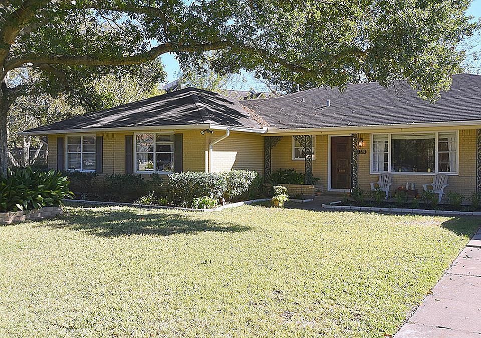 1st image of 4529 Wedgewood Dr