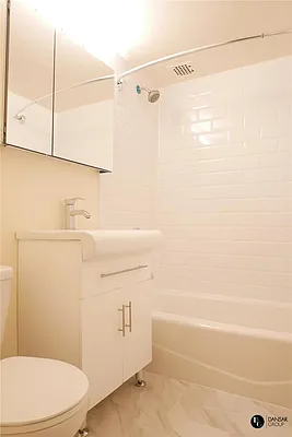 Rented by JK Dansar Corp | media 45