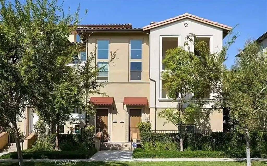 3 bed, 2038 sqft, $5,300 — Photo 1