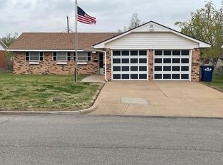 224 Cherokee Ln, El Reno, OK 73036