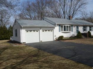 13 Woodmere Dr, Trumbull, CT 06611