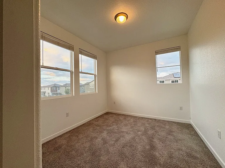 1520 Landing St — Photo 4