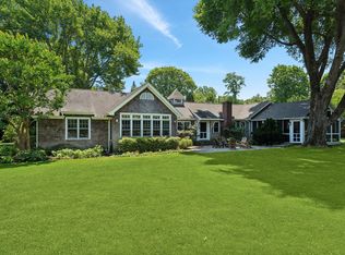 695 Main St, Westhampton Beach, NY 11978