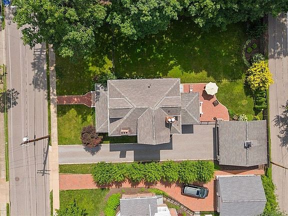 3rd image of 209 Chestnut Rd