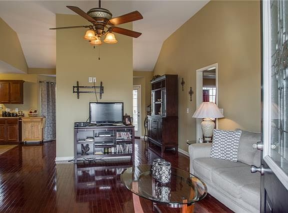 4th image of 7606 Leverette Dr