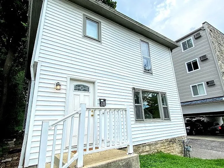 511 N Lincoln St — Photo 1
