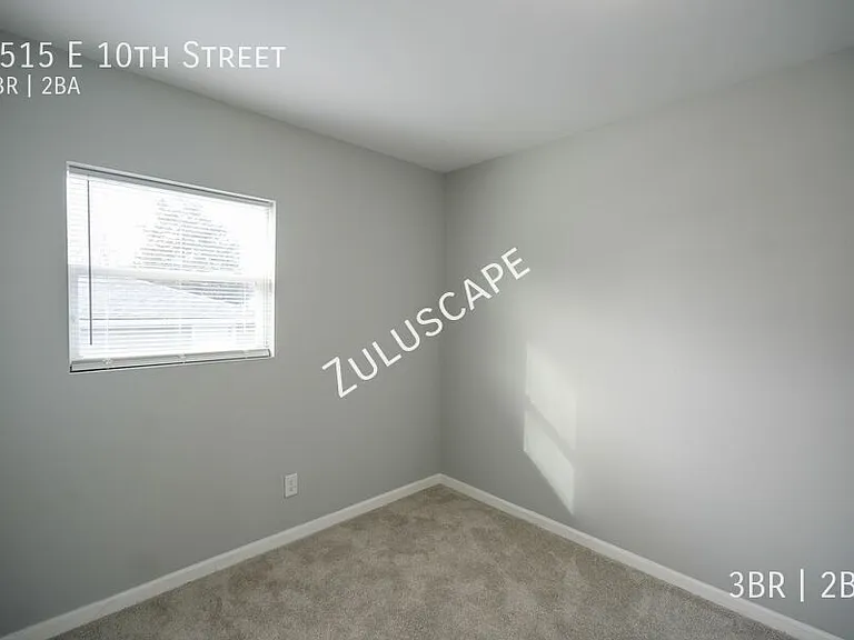 3515 E 10th St — Photo 9