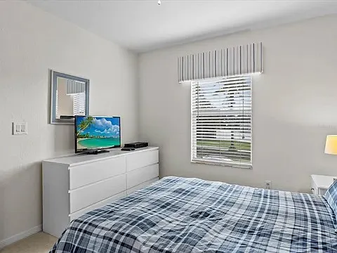 410 Oxford Dr — Photo 16