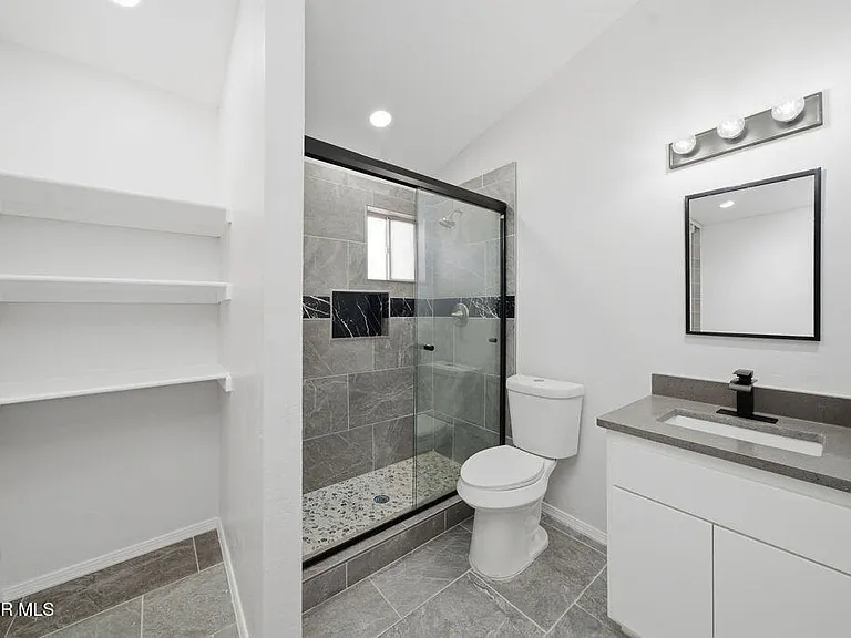 821 Los Lagos Way #A — Photo 23
