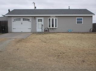 216 S 9th St, Wakeeney, KS 67672