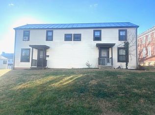 220 S Main St, Lexington, VA