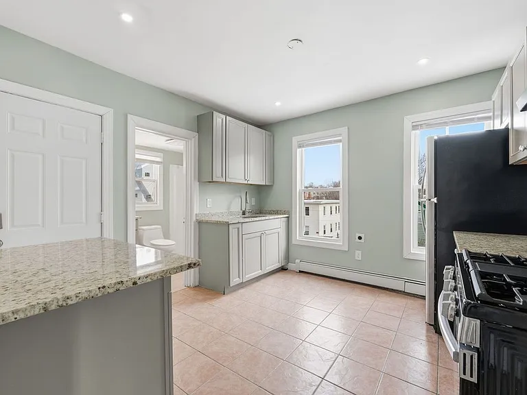 32 Lawrence St #1 — Photo 2