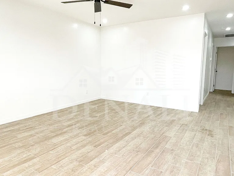 733 S 96th Pl #2 — Photo 3