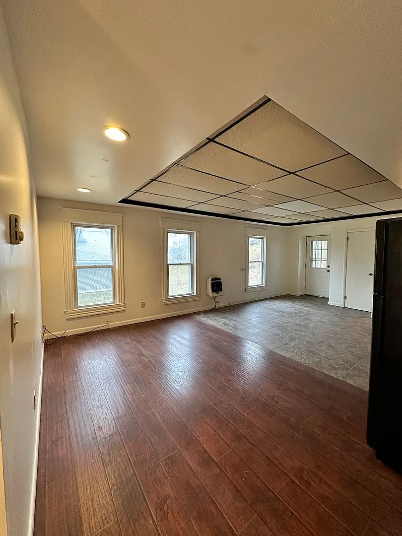 Madison Ave 914-916 - For Sale — Photo 2