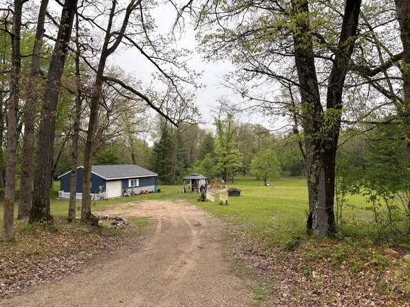 8774 S Star Lake Dr, Baldwin, MI 49304