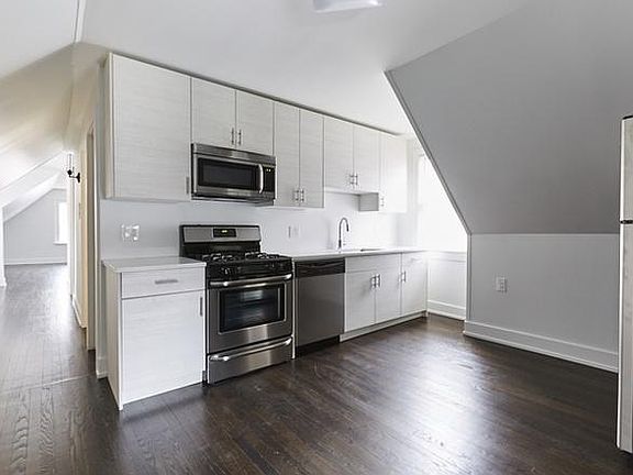 4th image of 3037 W Diversey Ave #2