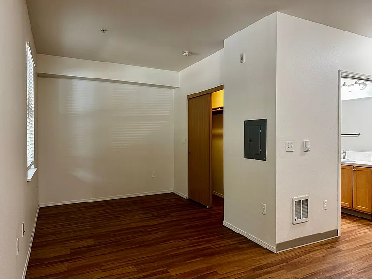 Louis York Apartments — Photo 26