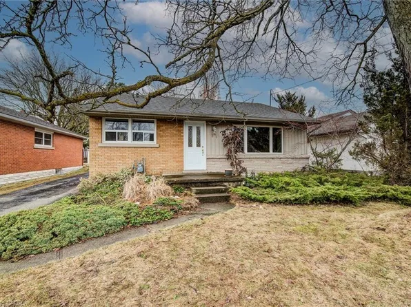 25 Dietz Ave S, Waterloo, ON N2L 2J7