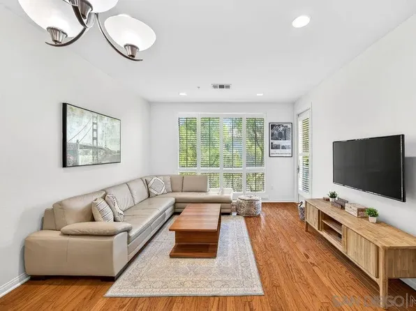 3887 Pell Pl Unit 314, San Diego, CA 92130