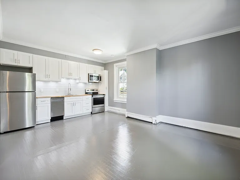 77 W Ashland St #5 — Photo 3