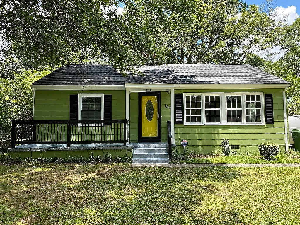 1875 Penelope Rd NW photo 1