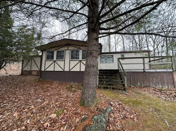 134 Maple Dr, Cresco, PA 18326