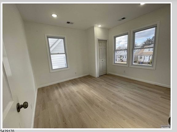 2nd image of 82-84 Jacoby St