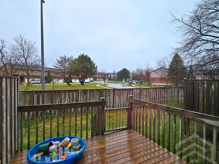 458 Springbank Ave N #2 — Photo 11