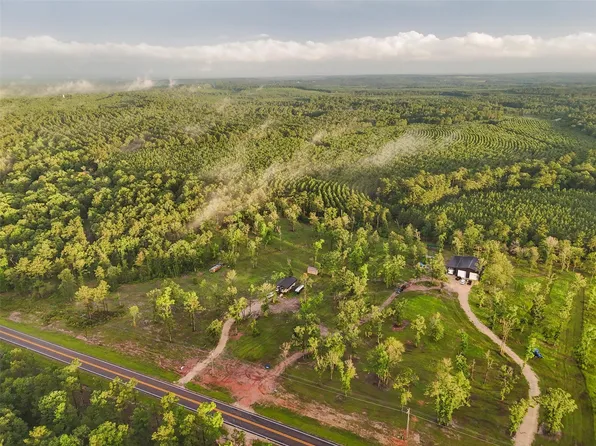 5956 Fm 3152, Livingston, TX 77351