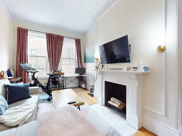 172 Marlborough St APT 2R, Boston, MA 02116