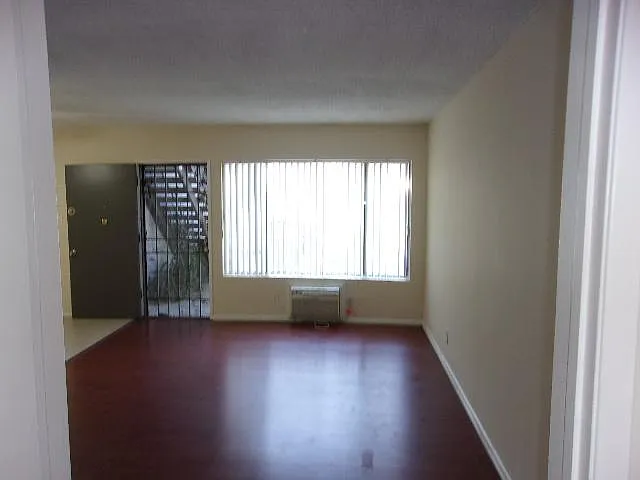 13819 Sherman Way #2 — Photo 7
