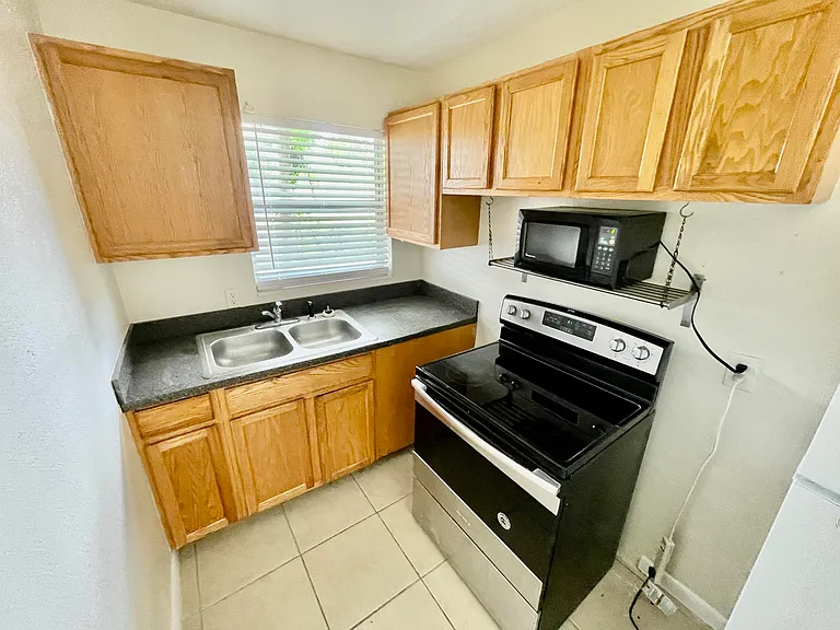 306 Johnson Ave #7 — Photo 6