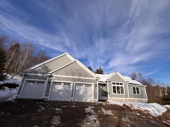 15 Megan's Way, Epping, NH 03042