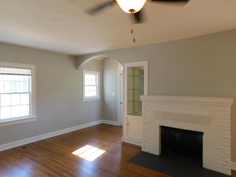 1st image of 221 N Summit St