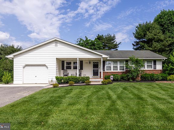 2nd image of 1581 James Ct