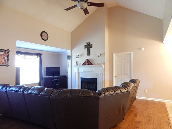 2nd image of 133 Cypress Creek Cv