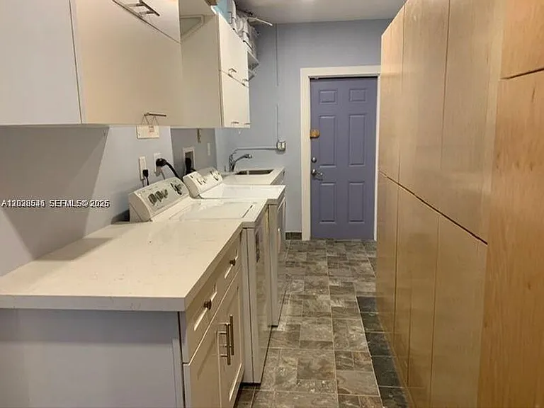 4718 Roosevelt St — Photo 21