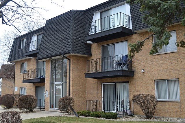 1st image of 4901 W 109th St APT 203