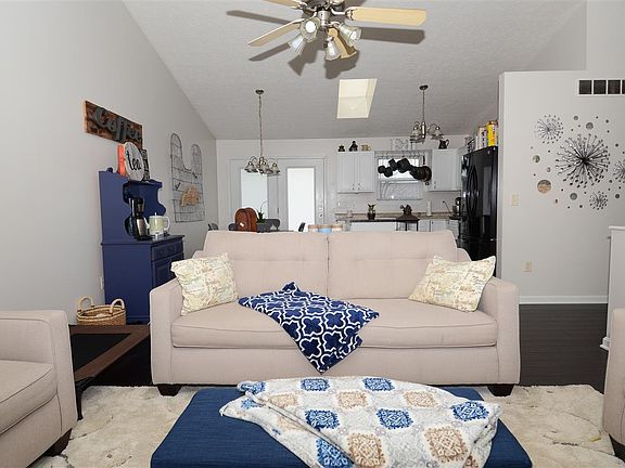 3rd image of 2886 Donjoy Dr