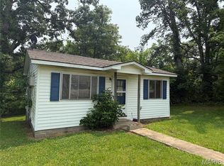 702 High St, Marble Hill, MO 63764
