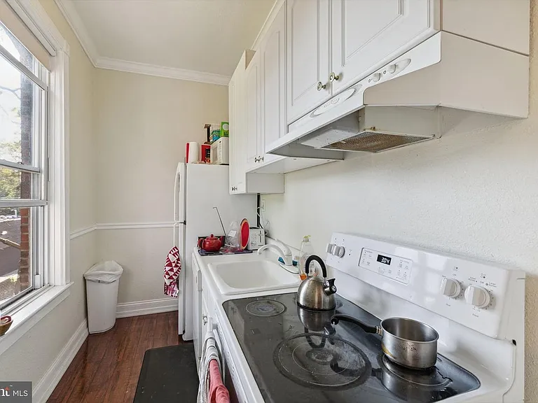 4818 Trinity Pl #2R — Photo 6