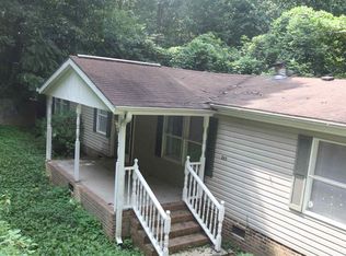 265 S Hills Dr, Wellford, SC 29385