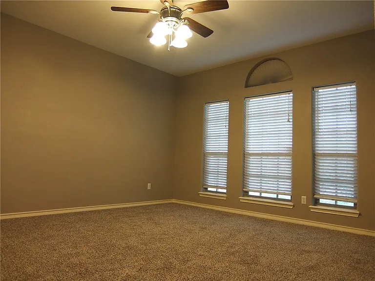 2505 Windrose Dr — Photo 7