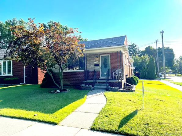 1300 Nowlin St, Dearborn, MI 48124