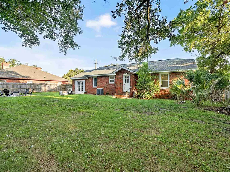 1410 W Gregory St — Photo 19