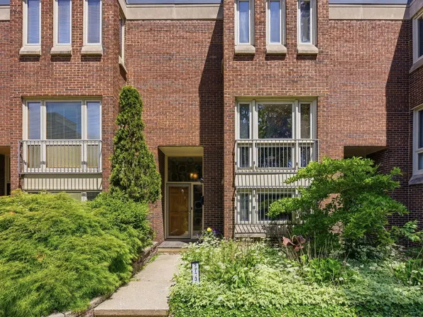 2733 S Michigan Ave #A, Chicago, IL 60616